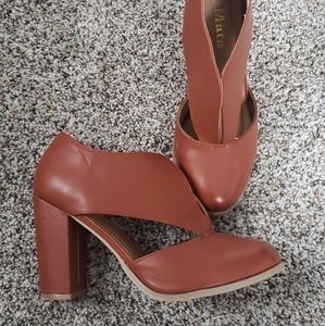 Like new vintage heels